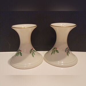 Lenox Holiday Candlesticks Holly Berries Design Gold Trim Set of 2